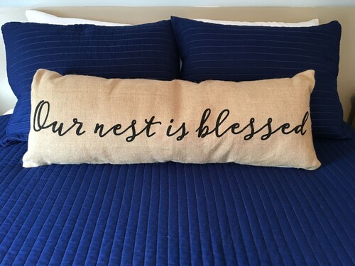 The Nest ~ Quiet location close to shops, dining and Downtown Freeport.