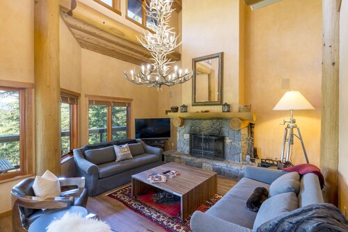 Ski-In/Ski-Out Luxury Home on Whistler Mountain