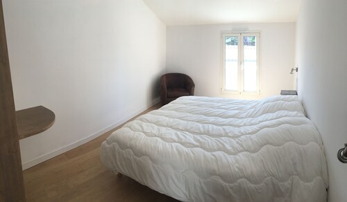 Spacieuse villa contemporaine, lumineuse et calme, pour grandes familles
