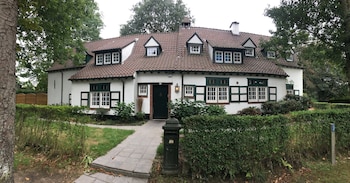 Land House Deva
