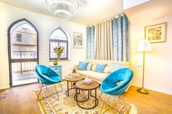 JI apartments (Jonathan Hotel chain)