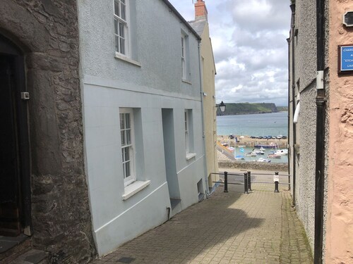 1 Quay Hill
