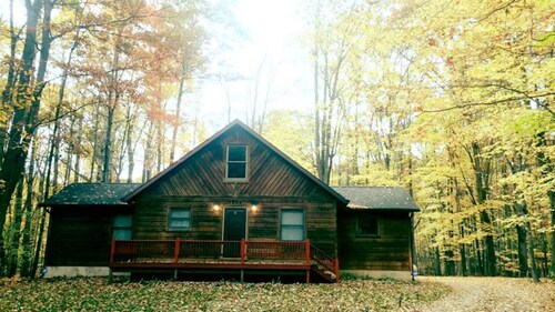 Cozy 4 Bedroom Cabin Nestled in the Beautiful Central Michigan