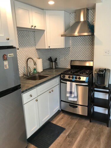 Newly remodeled, prime location, 2 short blocks to the beach!