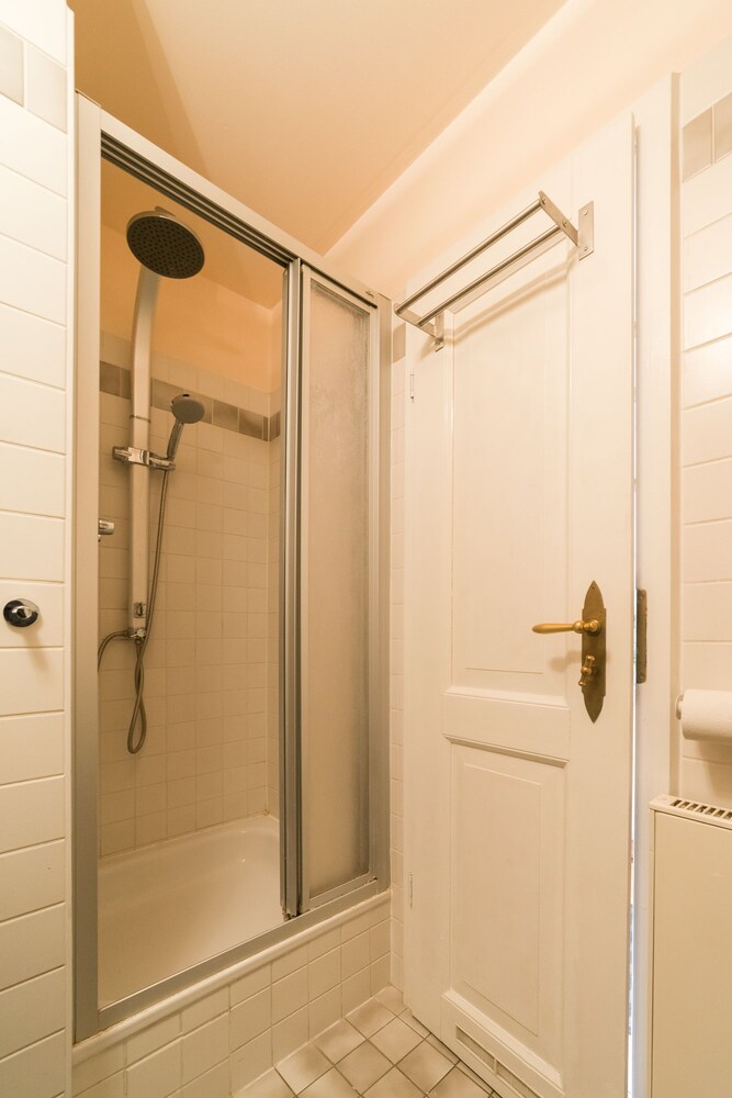Badezimmerausstattung (Apartment, 1 Schlafzimmer)