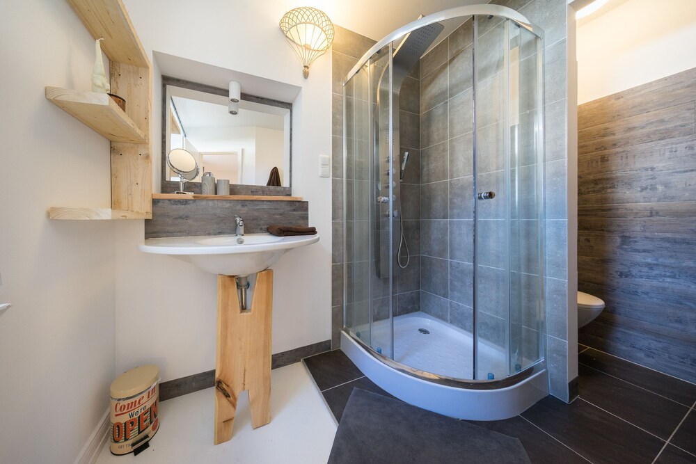 Badezimmer (Apartment, 2 Schlafzimmer, Erdgeschoss)