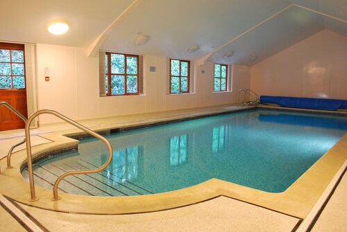 Raven Cottage - Character Cottage in Rural Setting- Great location!