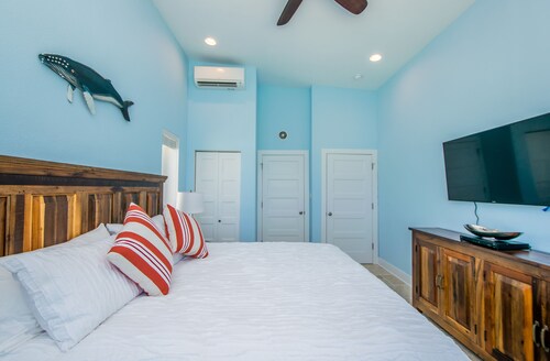 SUPERBE * LUXURIOUS * PENTHOUSE !!! * Voiture de courtoisie * Villa Angelfish !!!