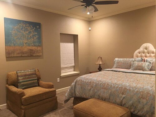 Contemporary & Chic Guest House
