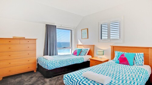 Dolphins Den - panoramic views