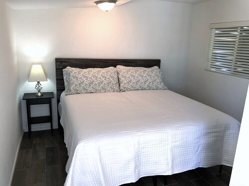 Perfect luxury remodel with resort style back yard in Old Town Scottsdale!!!