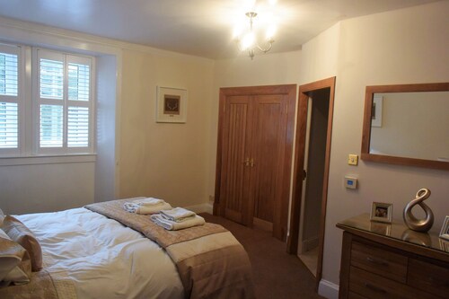Unique 6 Bedroom Lodge, Views Of Loch / Sir Walter Scott Steamboat, Pier Cafe