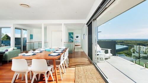 Sophisticated Coastal retreat with views that go forever!