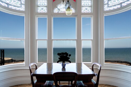 Bellevue - Panoramic Sea Views, Beachfront Luxury