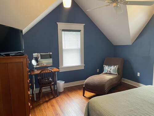 Royellou House (3BR 2BA)