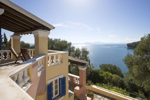 Stunning Corfu villa, unique location, pool, private beach