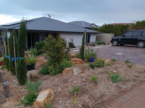 Quite harbour village. Close to beach, boat ramp and attractions