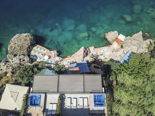 Perge Hotels