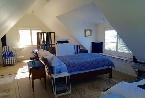 Hillview Cottage - relax with the view