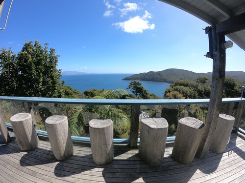The Lookout - Expansive architecturally designed home