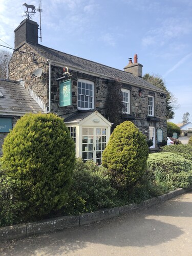 The Wolfe inn