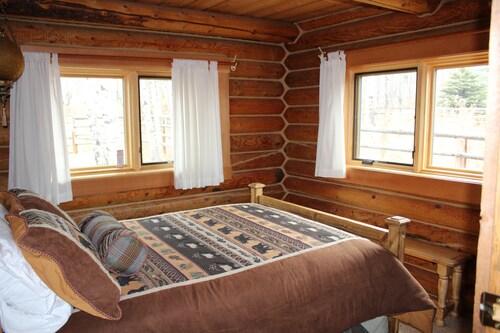 2/2 Cabin with Loft Neben dem National Forest gelegen