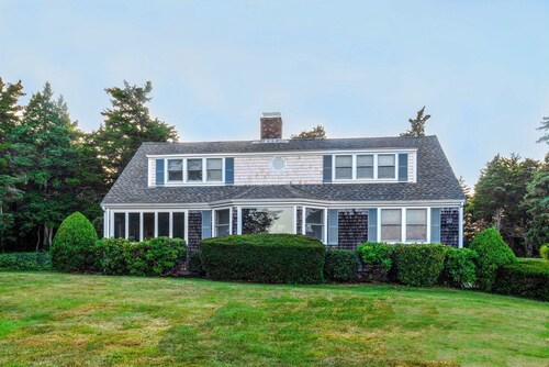 Two miles from "Top Rated" Nauset Beach. Central Air. Quiet neighborhood.
