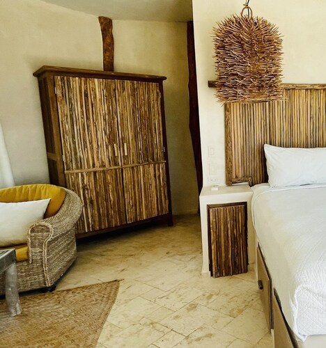 Beachfront 20min from hotel zone TULUM most beautiful and secluded beach