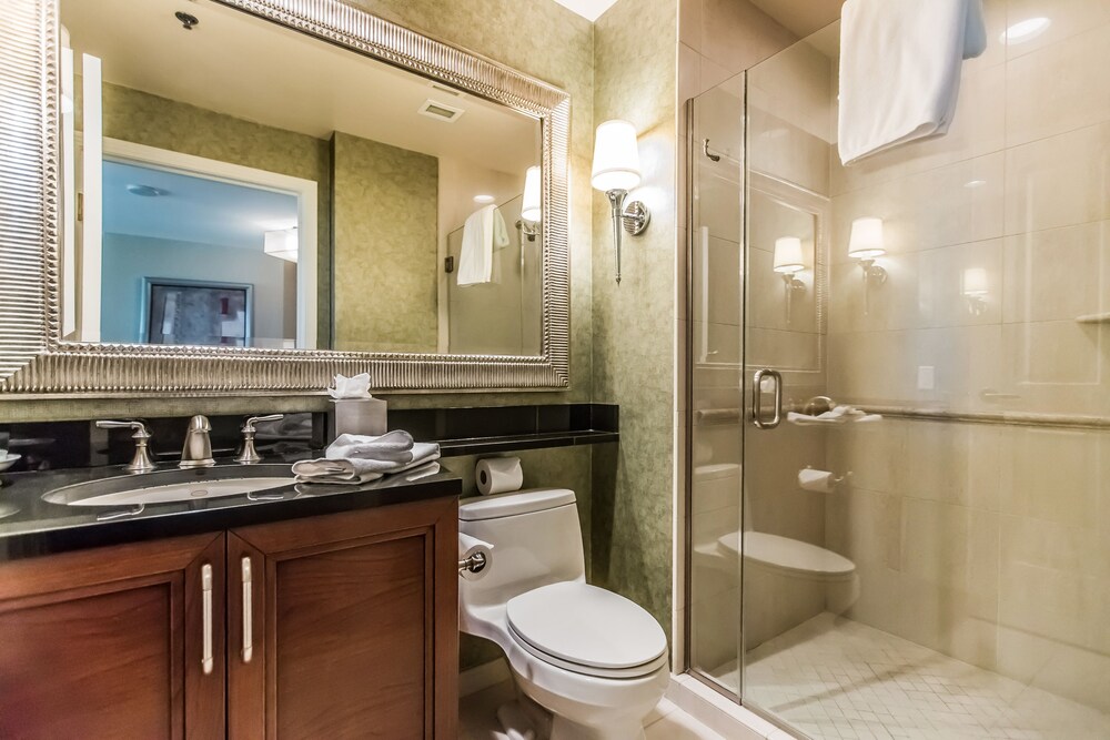 Signature Suite, 1 Bedroom, Kitchenette - Bathroom