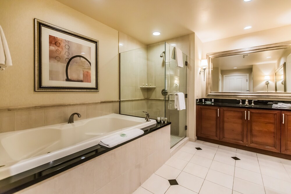 Signature Suite, 1 Bedroom, Kitchenette - Bathroom