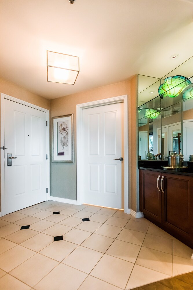 Deluxe Studio Suite, 1 Queen Bed, Non Smoking - Room