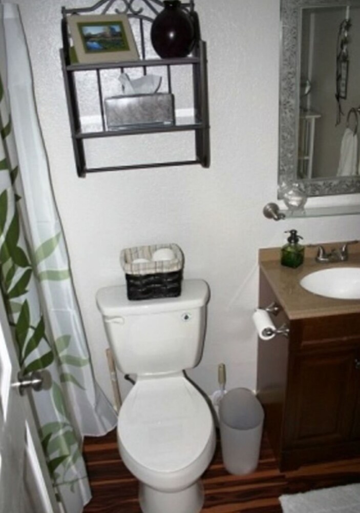 Standard Room - Bathroom
