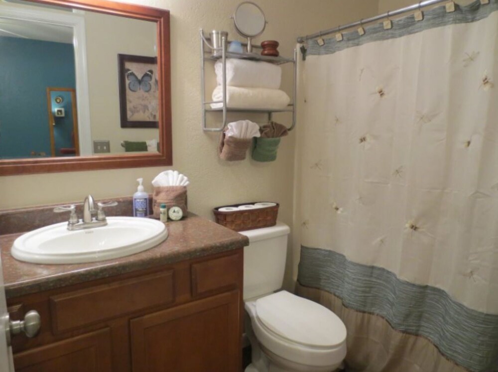 Standard Room - Bathroom