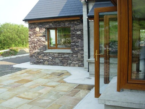 5* holiday home overlooking Lough Currane Free Wifi Near Hogs Head Golf Course