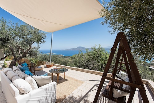 Gardenia Garden House with beautiful sea views, near the beach and the village.