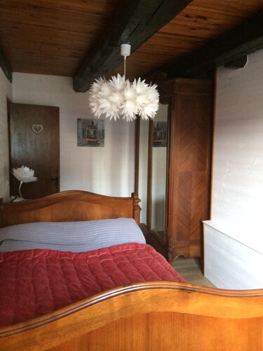 Maison de village avec cour clôturée