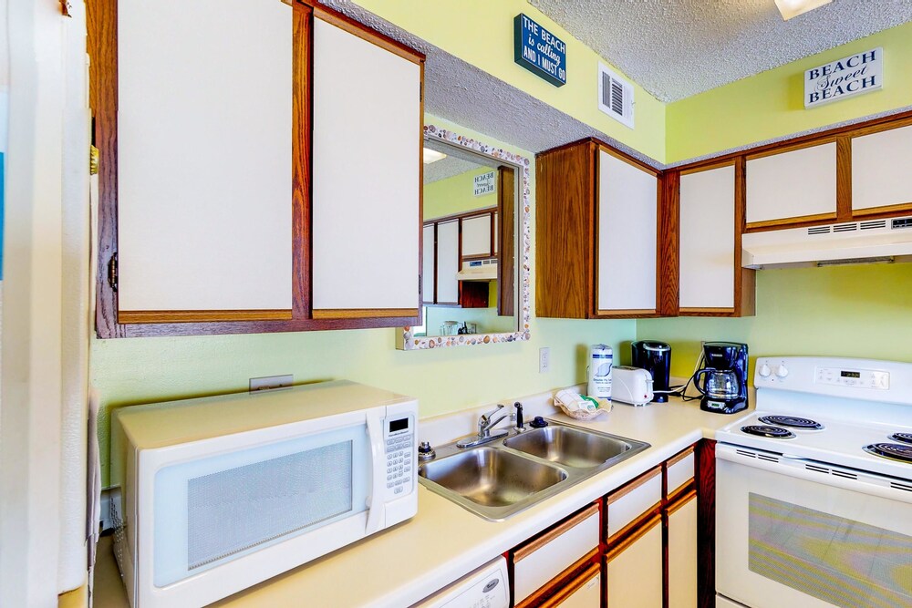 Condo (Seaside Beach & Racquet Club #4811) - In-Room Kitchen