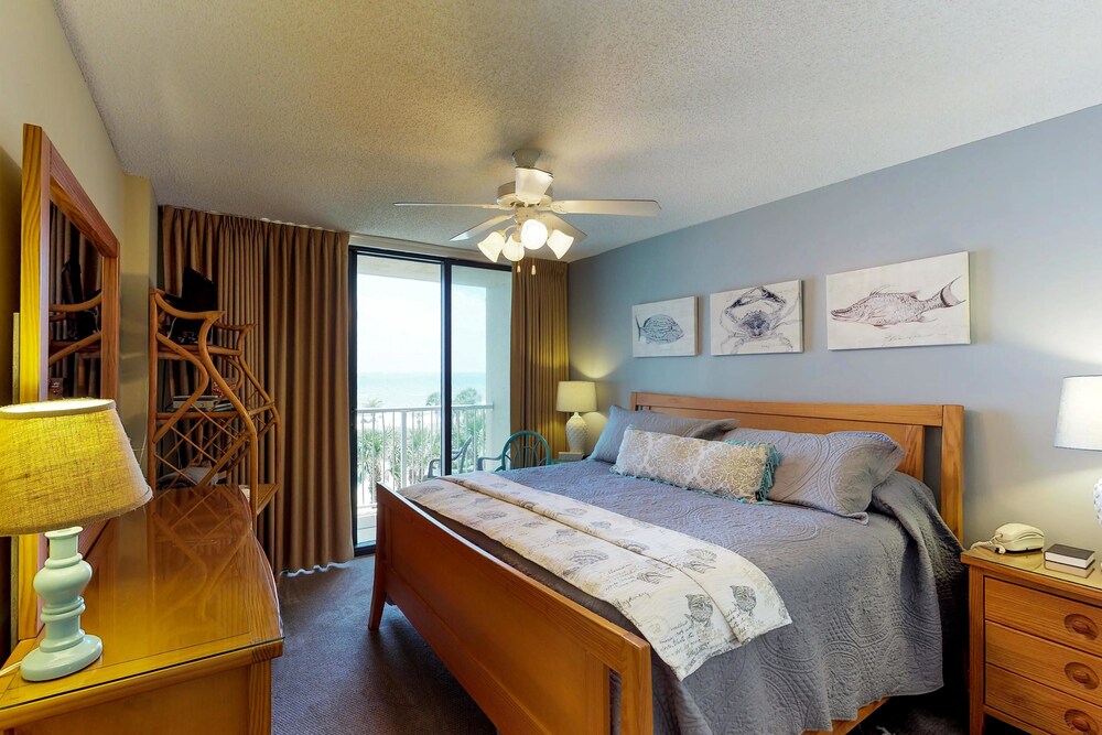 Condo (Seaside Beach & Racquet Club #5417) - Guestroom