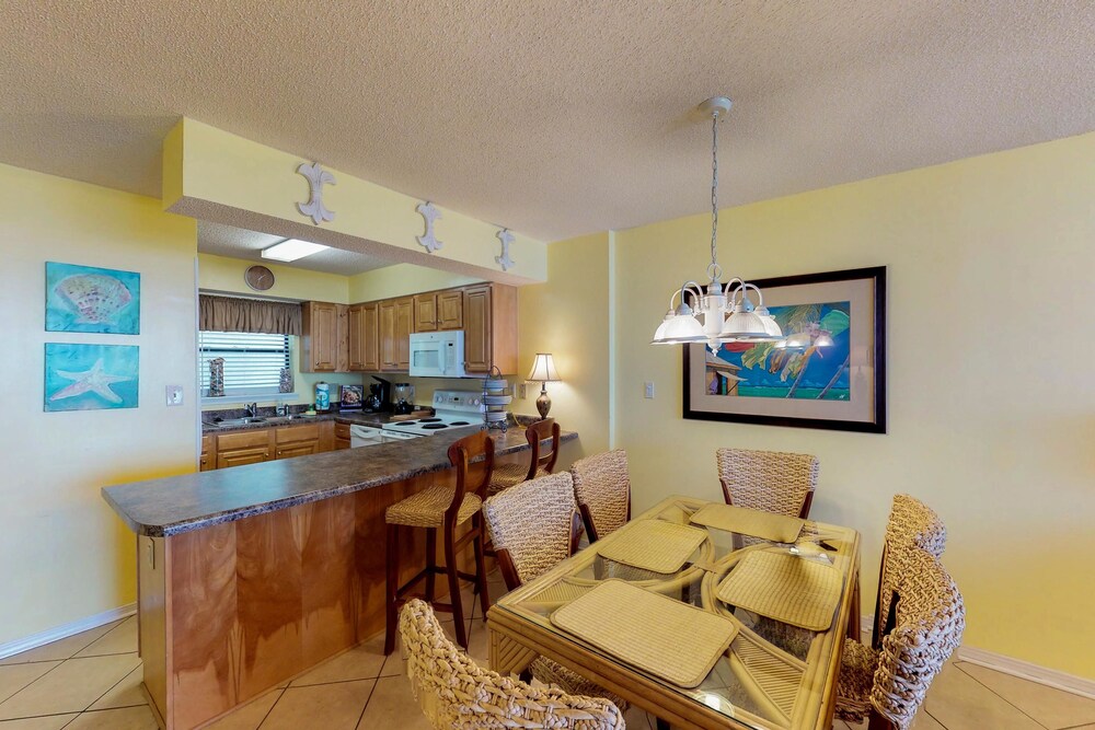 Condo (Seaside Beach & Racquet Club #5417) - In-Room Dining