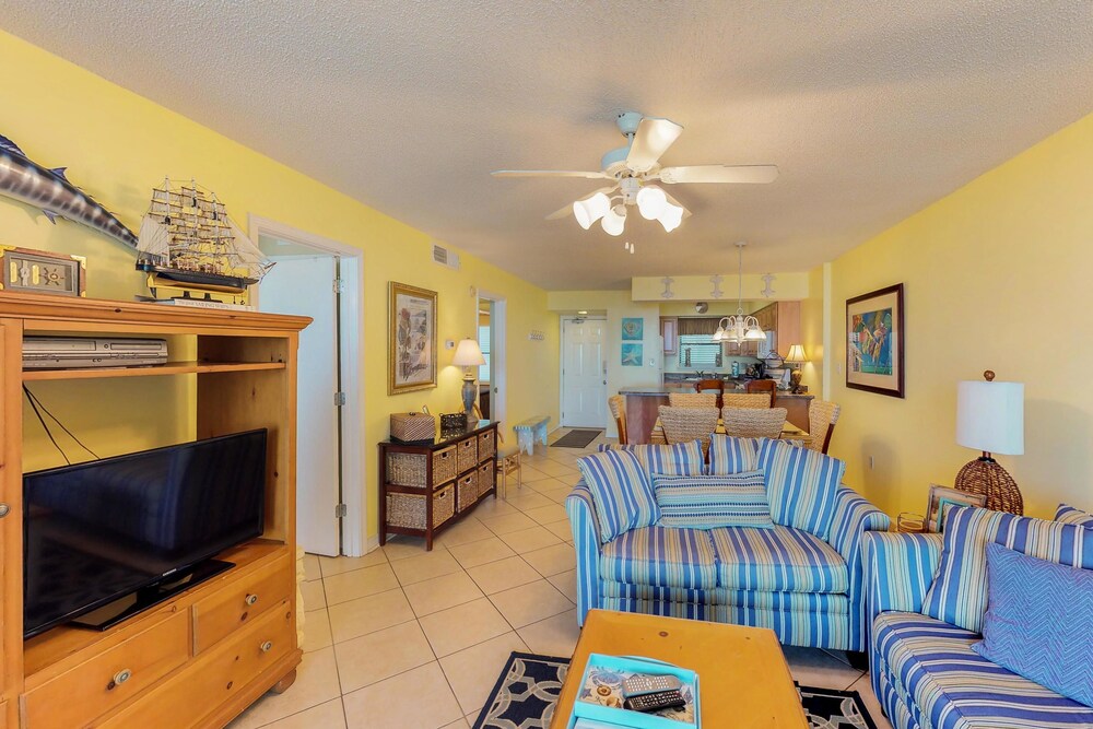 Condo (Seaside Beach & Racquet Club #5417) - Living Area