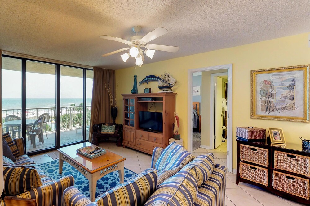 Condo (Seaside Beach & Racquet Club #5417) - Living Area