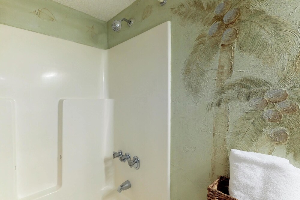 Condo (Seaside Beach & Racquet Club #5417) - Bathroom Shower