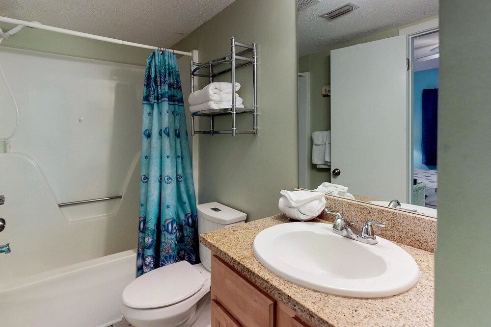 Condo (Seaside Beach & Racquet Club #4311) - Bathroom