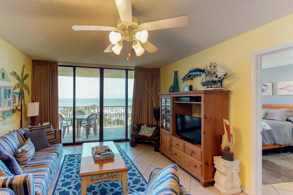 Condo (Seaside Beach & Racquet Club #5417) - Living Area
