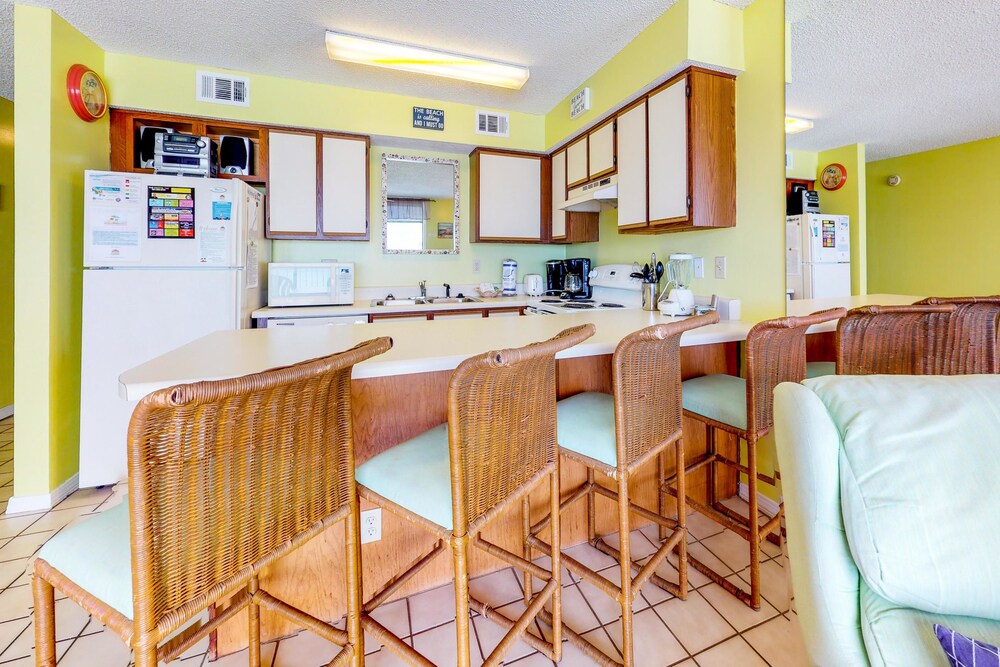 Condo (Seaside Beach & Racquet Club #4811) - In-Room Kitchen