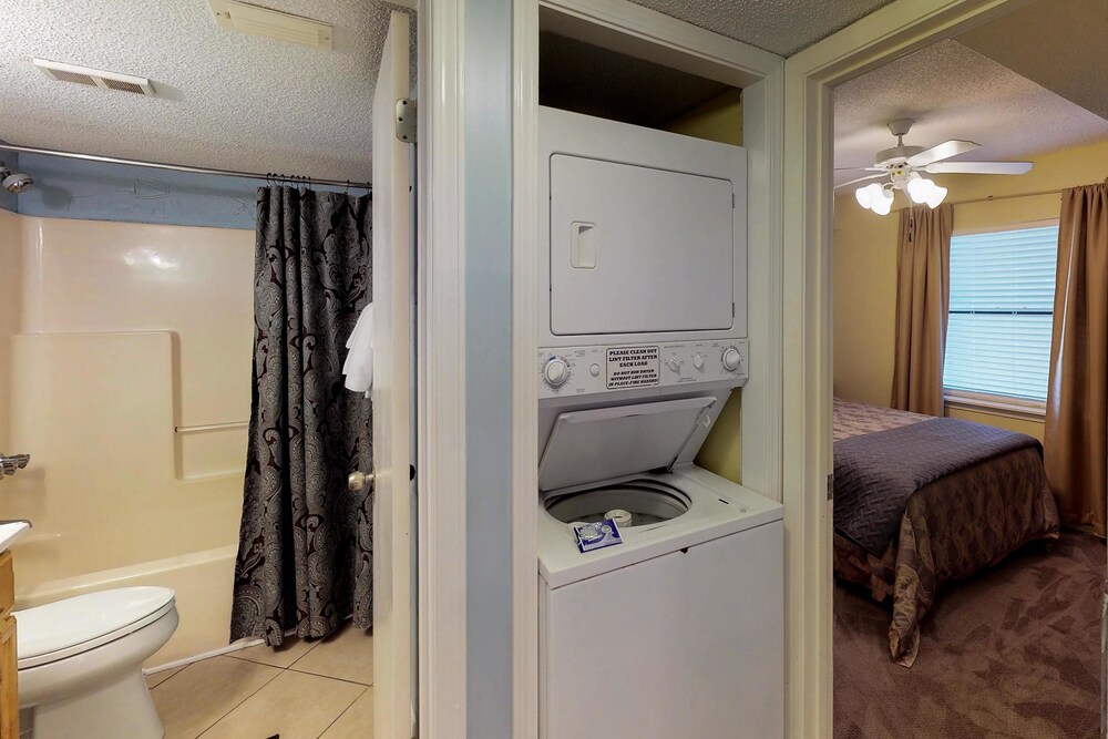 Condo (Seaside Beach & Racquet Club #5417) - Guestroom