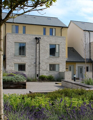 Spacious Modern House close to Portland Marina and Chesil Beach