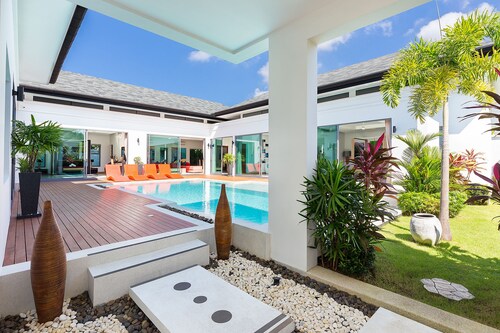 Villa Destiny