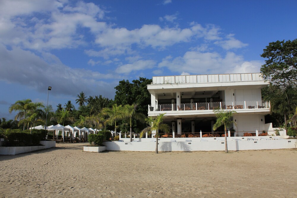 Outdoor dining, Laiya White Cove Beach Resort