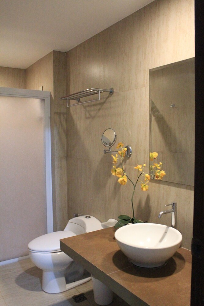 Bathroom shower, Laiya White Cove Beach Resort